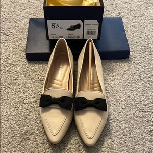 Adrienne Vittadini Cream and Black Flats with Bow